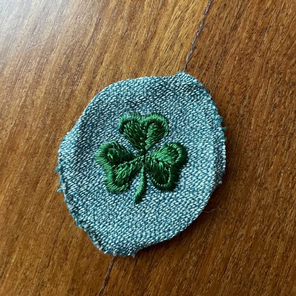 Vintage 1940 / 1950 Girl Scout Pin and Badges - Picture 5 of 5